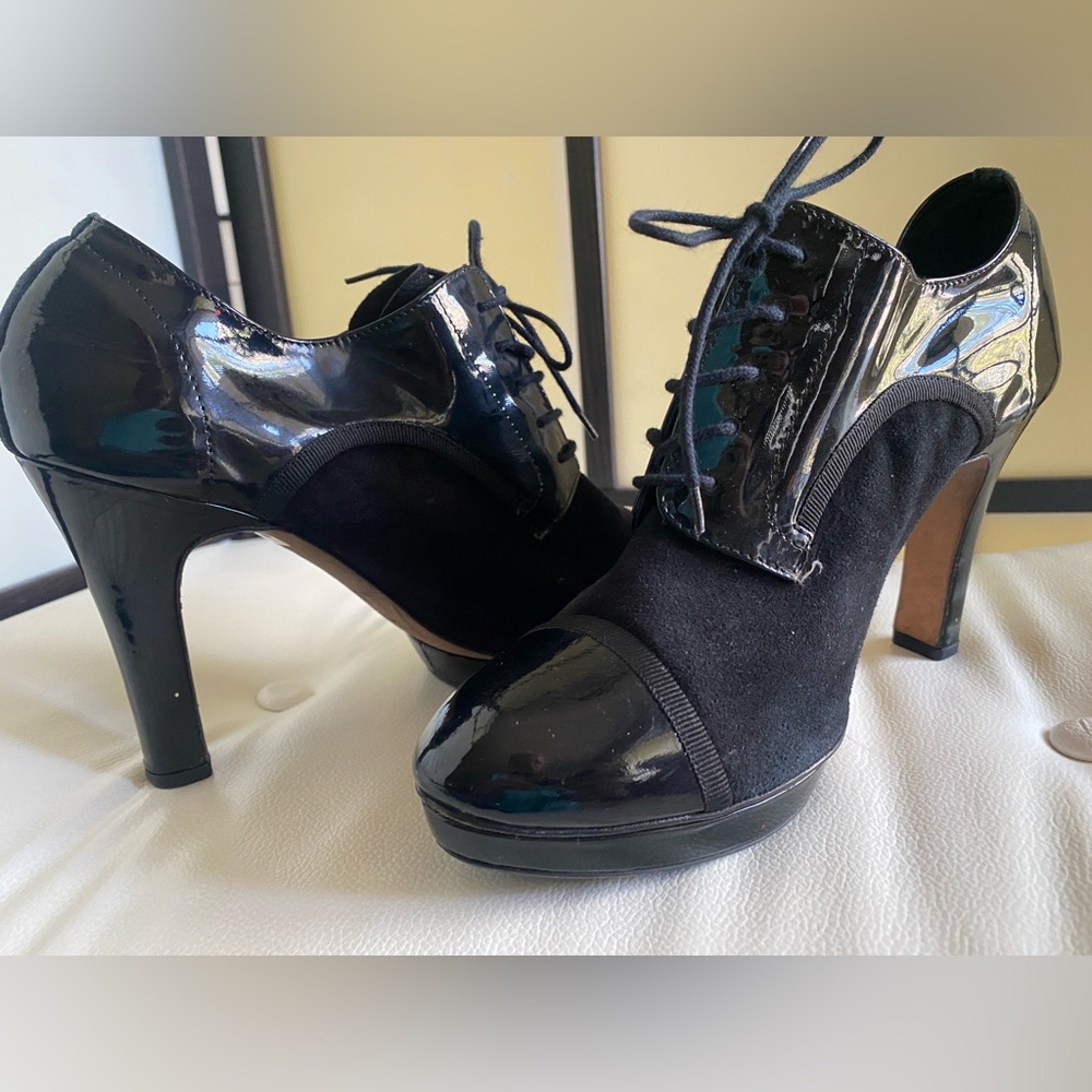 Repetto Patent Leather Lace Up Pumps, size 8.5 Black.